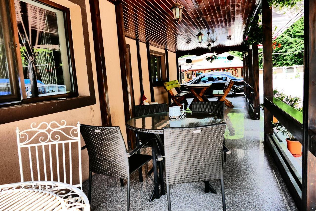 Pensiunea Roua Florilor Hotel Anina Ngoại thất bức ảnh