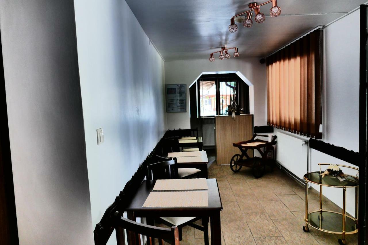 Pensiunea Roua Florilor Hotel Anina Ngoại thất bức ảnh