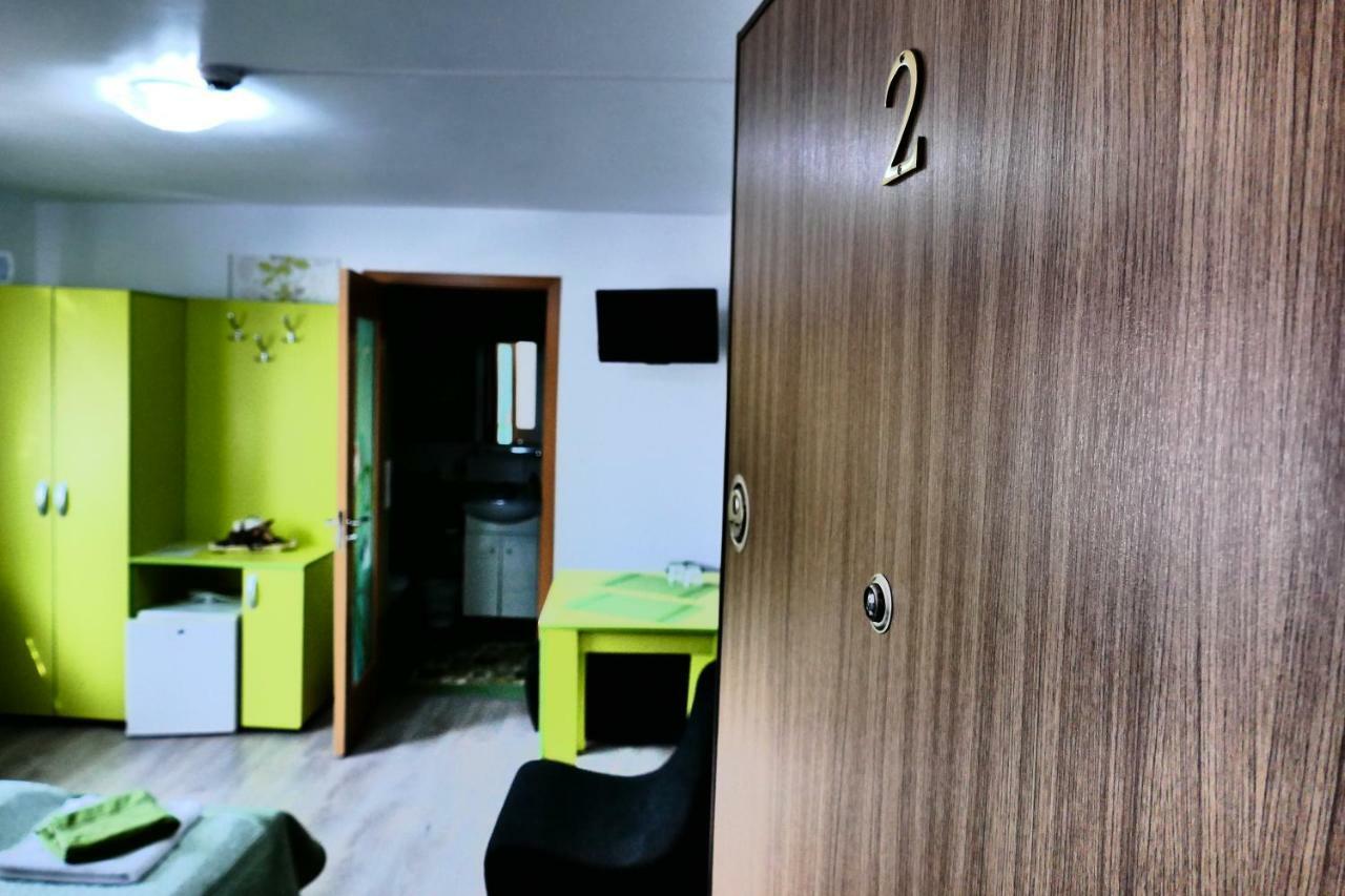 Pensiunea Roua Florilor Hotel Anina Ngoại thất bức ảnh