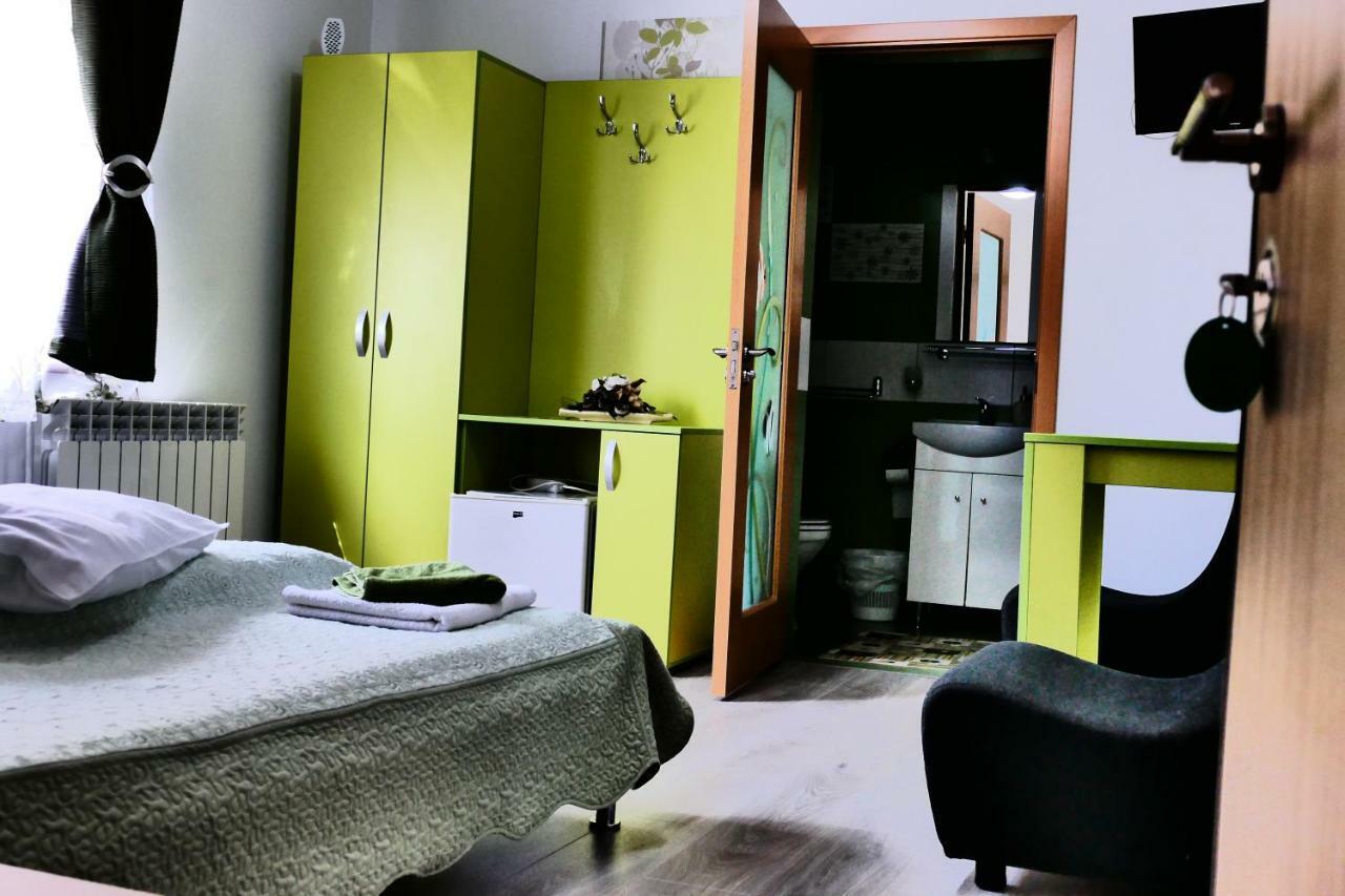 Pensiunea Roua Florilor Hotel Anina Ngoại thất bức ảnh